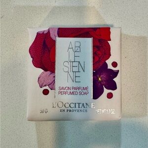 L'OCCITANE Arlésienne Scented Soap with Red and Purple Design_NWT